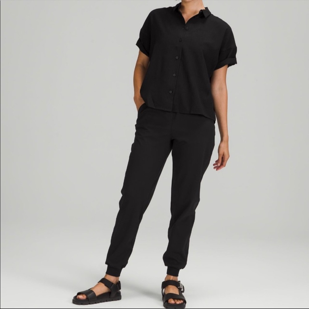 Lululemon Black Joggers. Size 8. New without tags. Never worn. Too big.